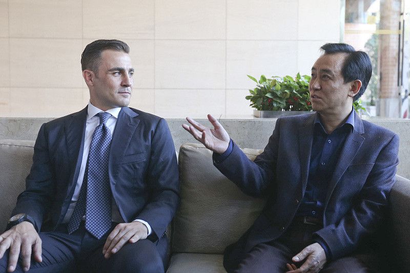 我对球队的表现非常满意，我不知道我们能否坚持到最后，但这些球员正在创造历史。
